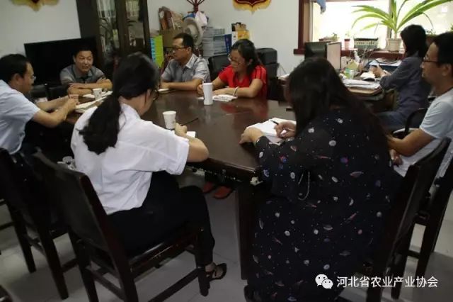 協(xié)會(huì)薄皮優(yōu)質(zhì)核桃專業(yè)委員會(huì)、協(xié)會(huì)薄皮優(yōu)質(zhì)核桃研發(fā)中心完成匯報(bào)